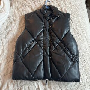 NWT Abercrombie & Fitch Vegan Leather Quilted Puffer Vest Black Size M